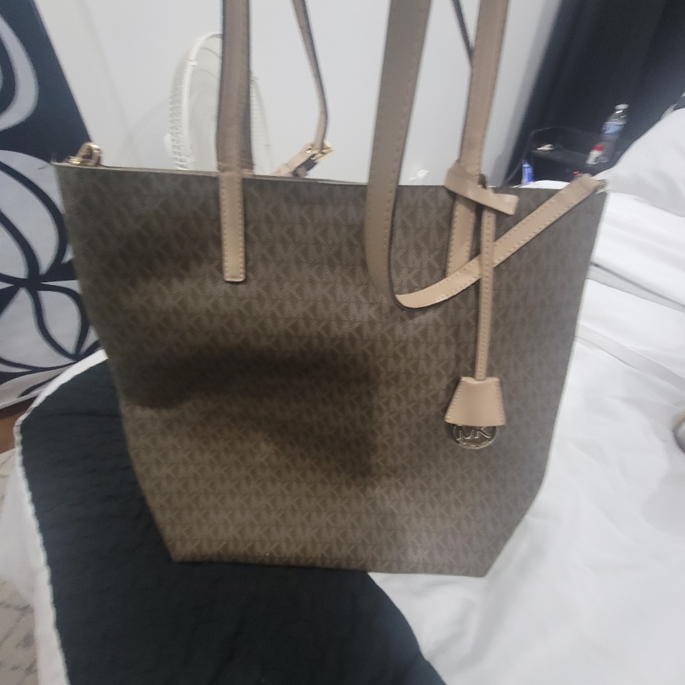 Michael Kors tote